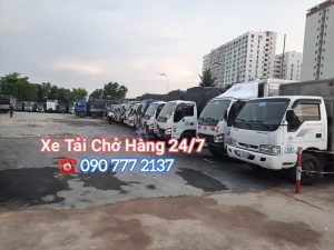 Xe tải chở hàng tại Quận 12