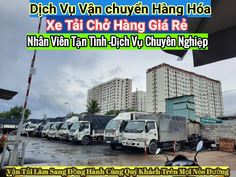 Xe tải chở hàng tại Quận 3