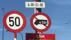 Phân biệt hai biển cấm về tải trọng xe dễ gây hiểu nhầm