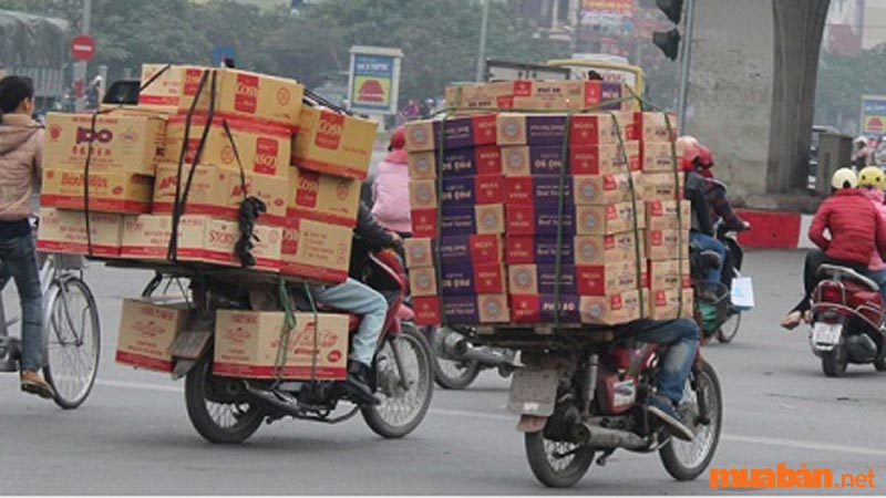 Mức phạt khi vi phạm lỗi chở hàng cồng kềnh bằng xe máy