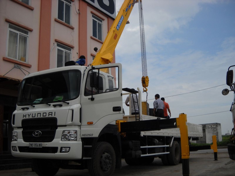 Giá Dịch Vụ Xe Cẩu Hàng