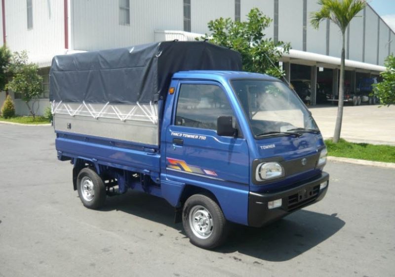 xe tải nhỏ vào hẻm